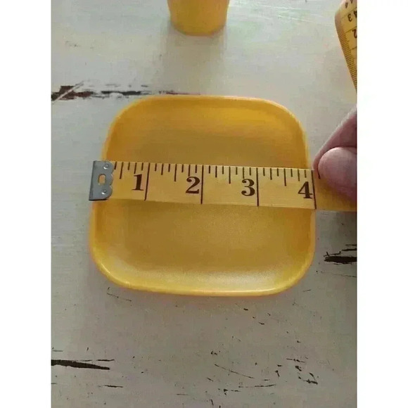 Tupperware TupperToys Mini Luncheon Plate And Cup  Yellow - Picture 4 of 4